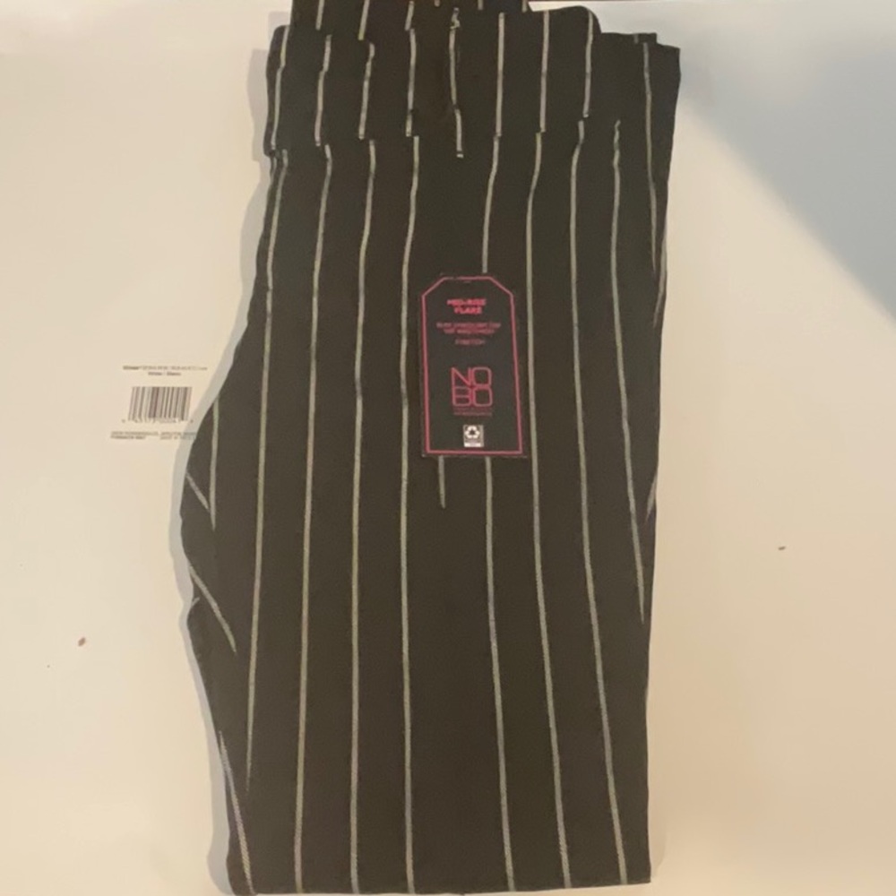 No Boundaries black & white striped women’s slacks